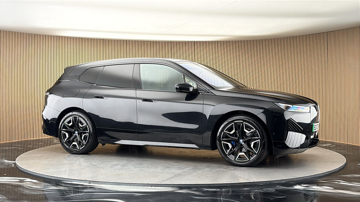 More views of BMW iX