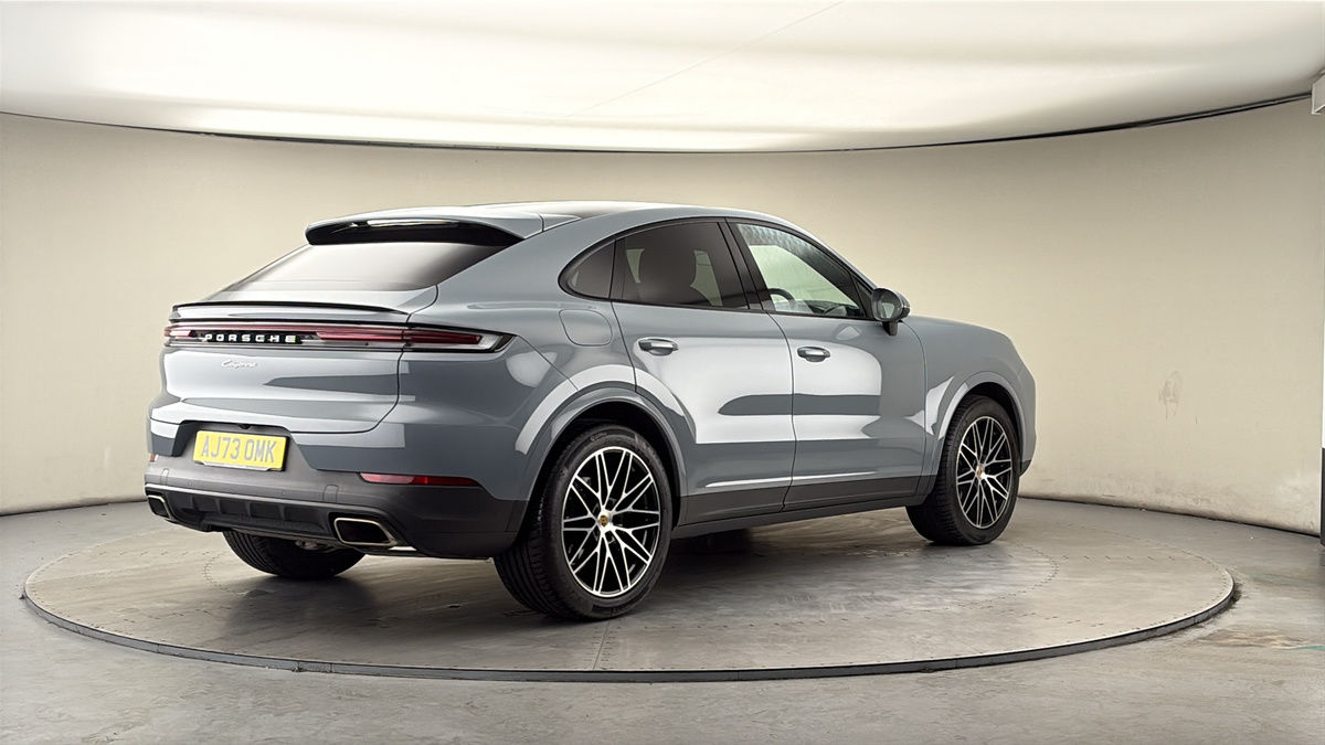 Porsche Cayenne Image 21