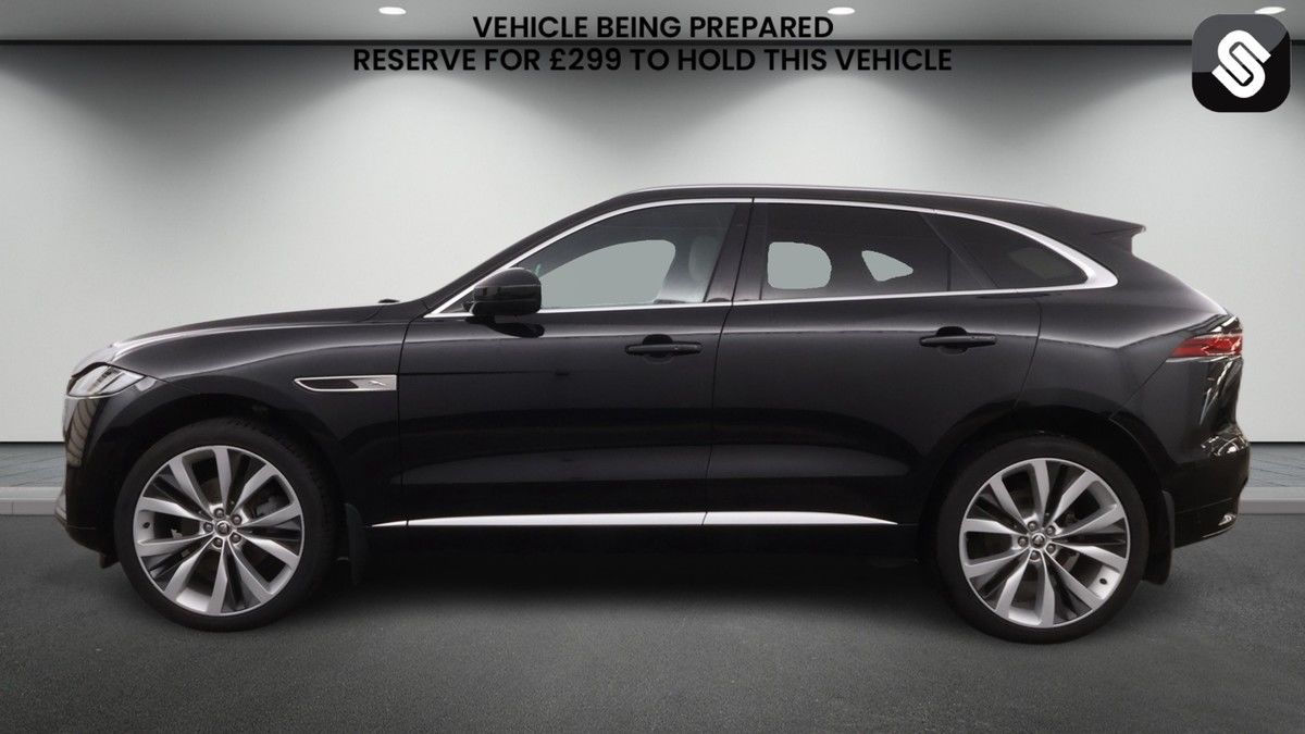 Jaguar F-PACE Image 6