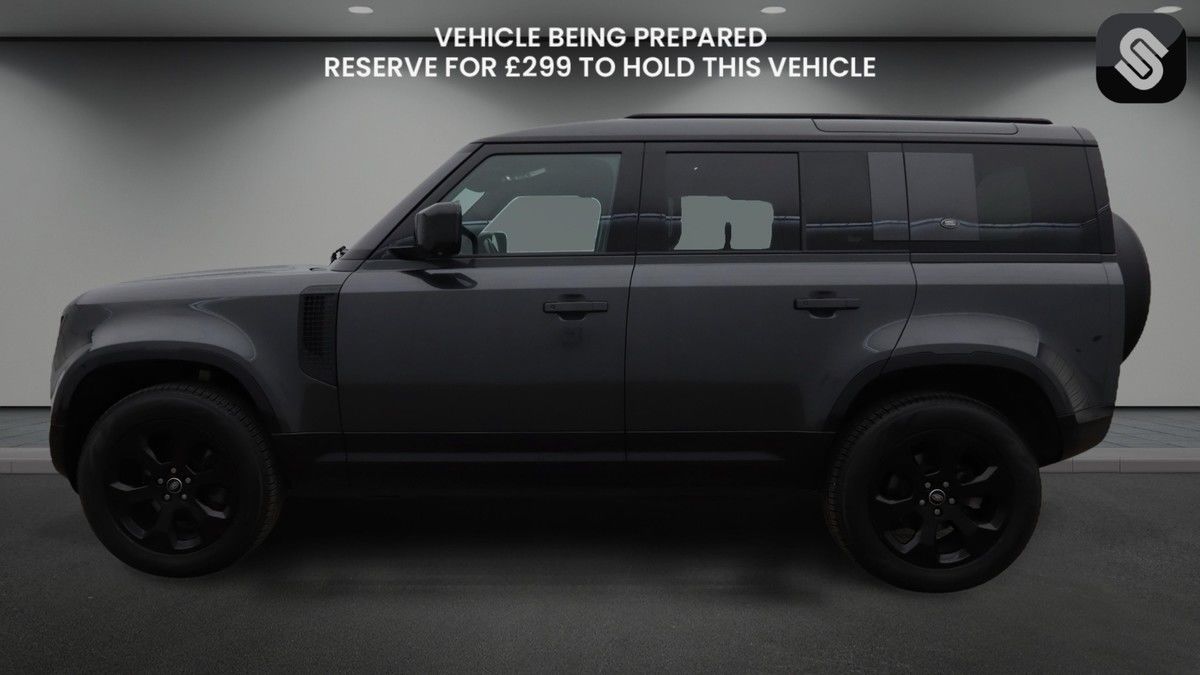 Land Rover Defender 110 Image 6