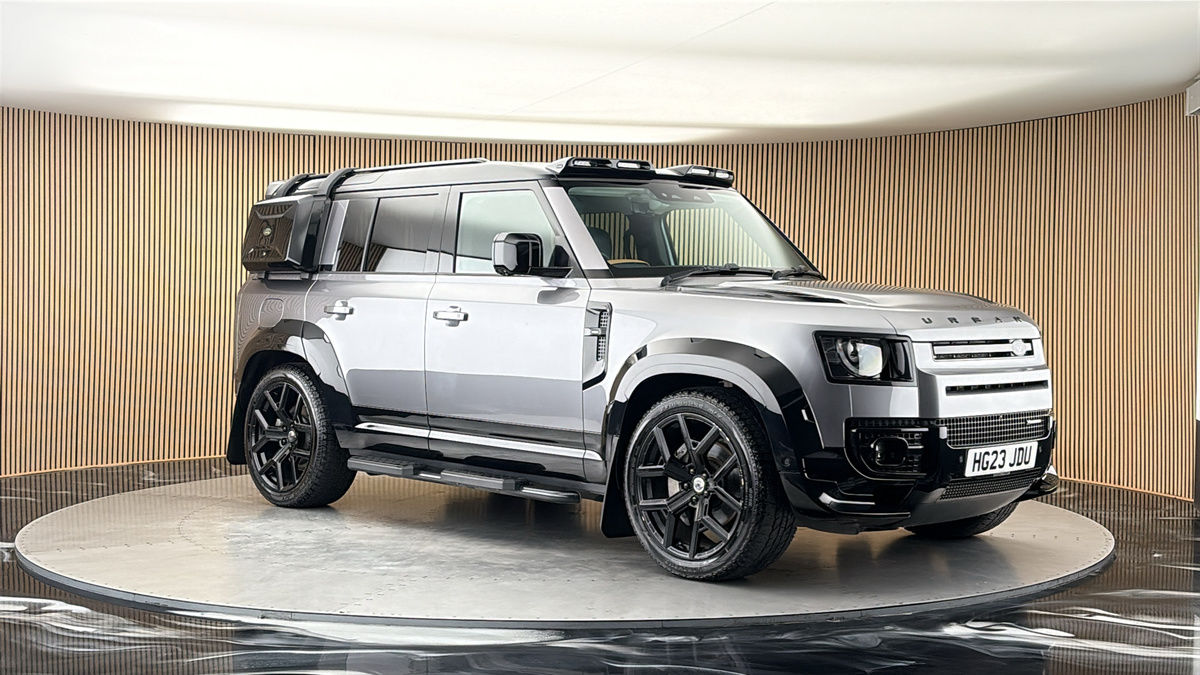 More views of Land Rover Defender 110