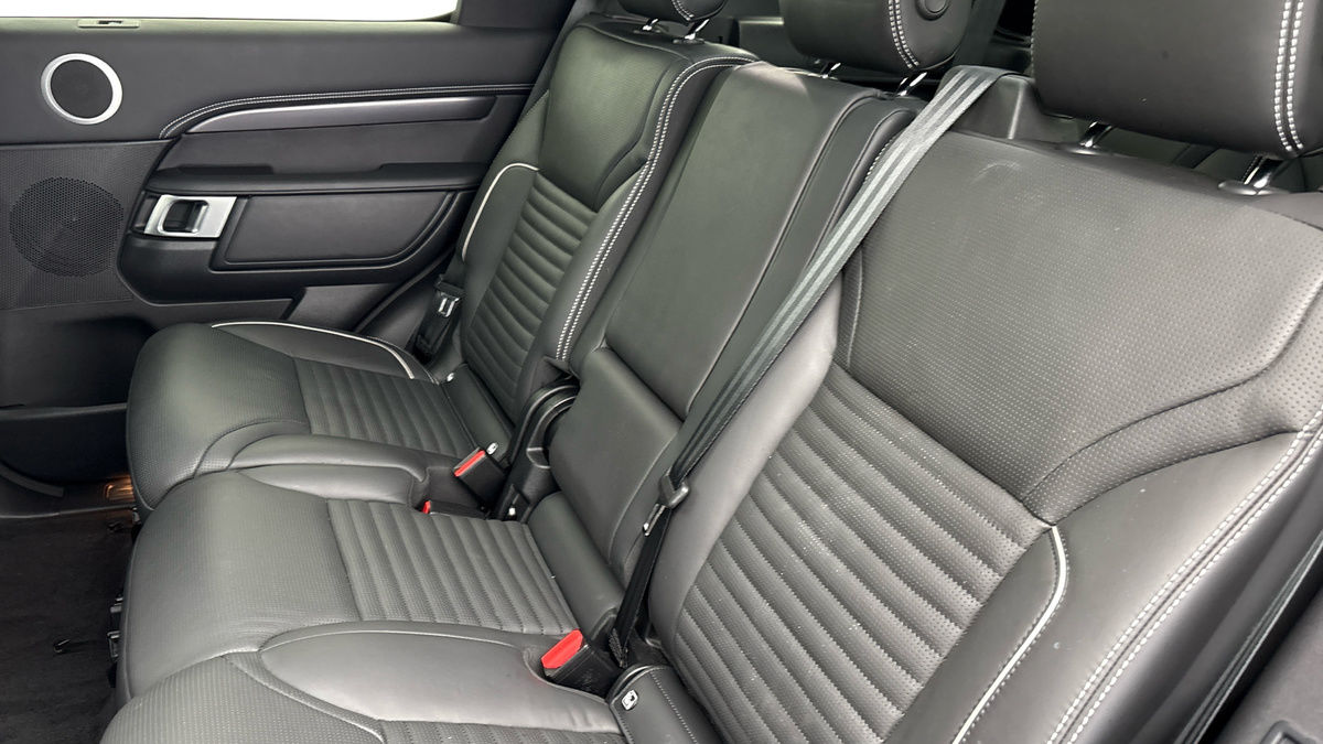 Land Rover Discovery Image 8