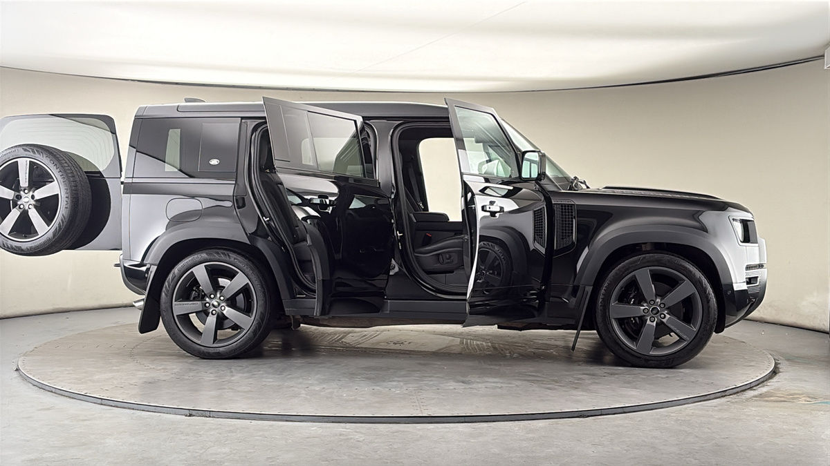 More views of Land Rover Defender 110