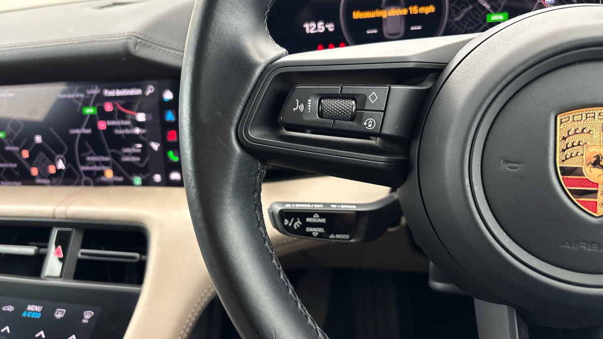 Porsche Taycan Image 13