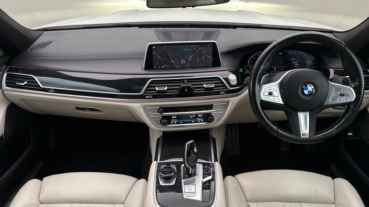 BMW 7 Series Image 12