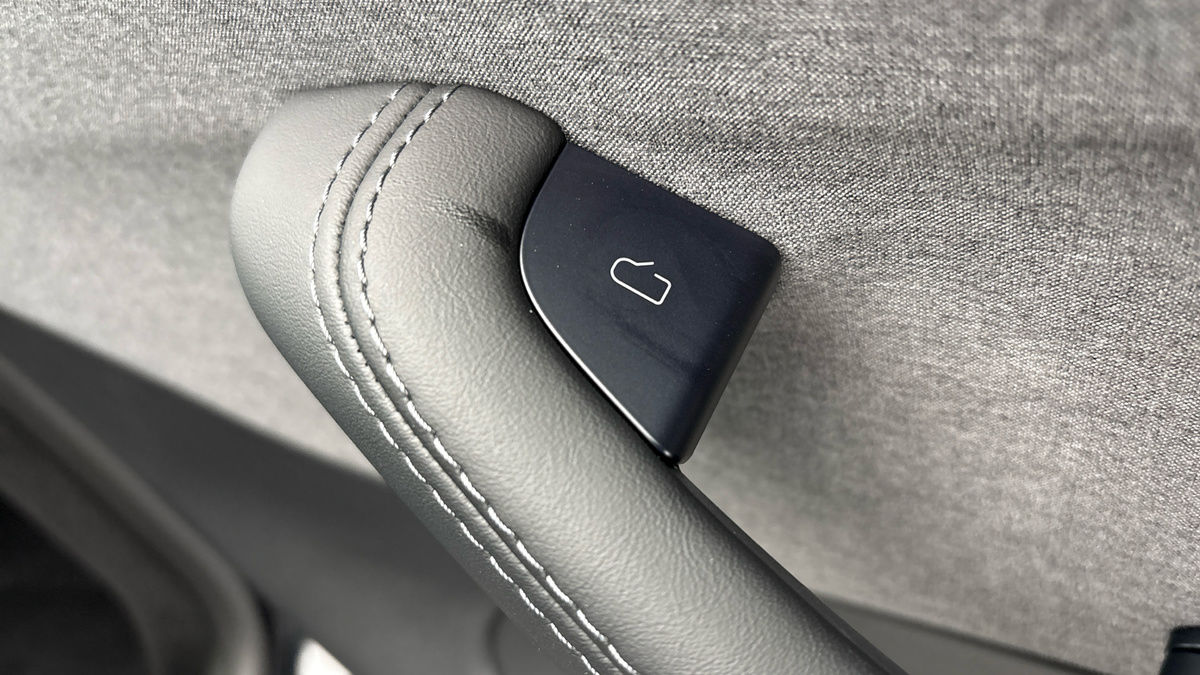 Tesla Model Y Image 26
