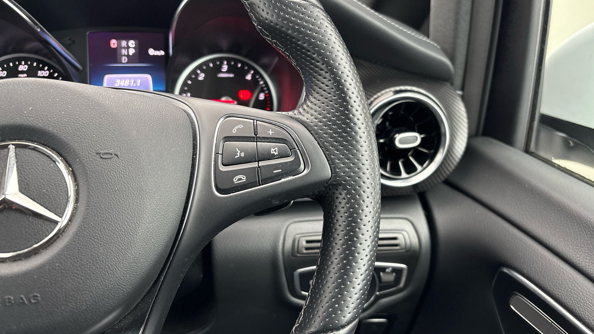 Mercedes-Benz V Class Image 14