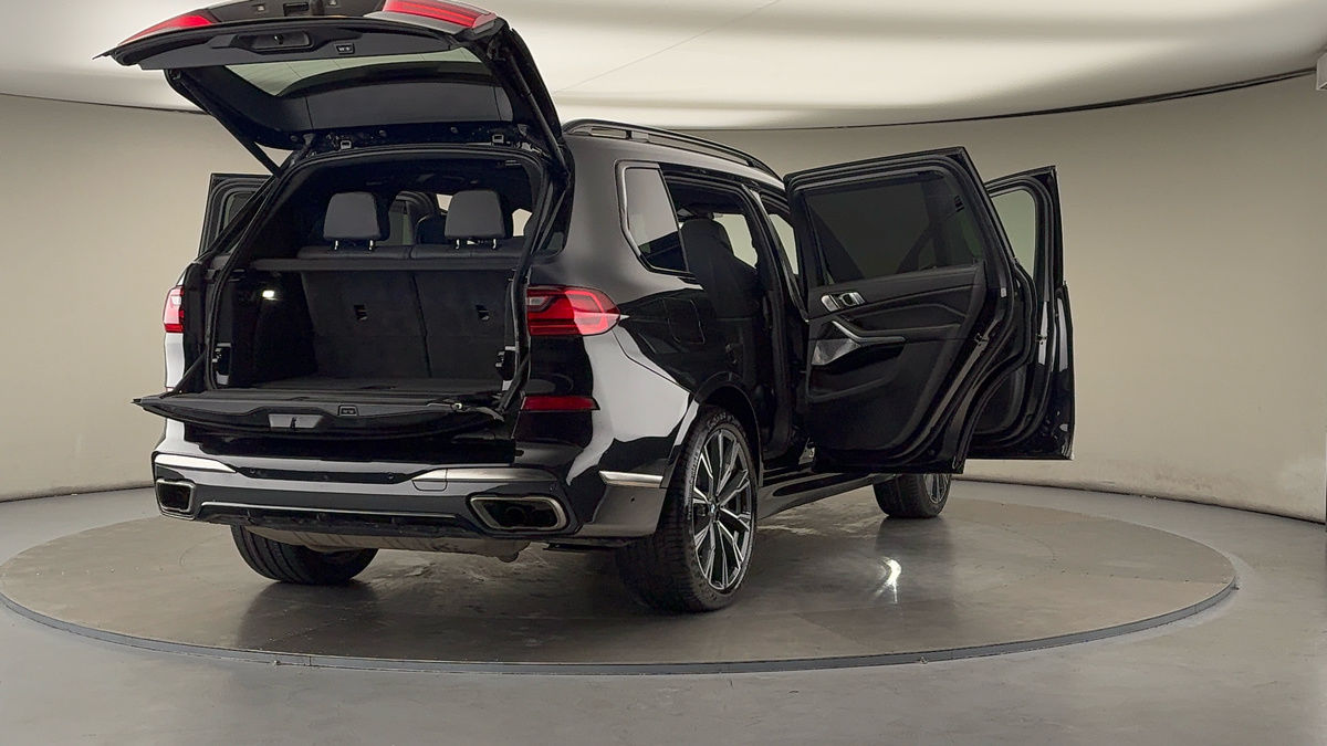 More views of BMW X7
