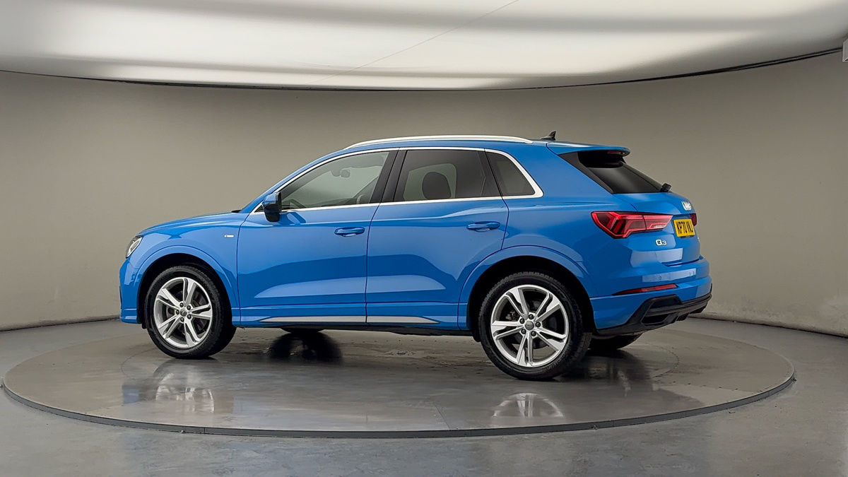 More views of Audi Q3