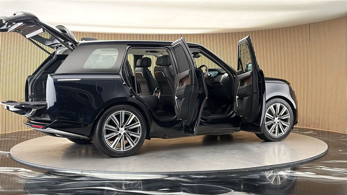 More views of Land Rover Range Rover