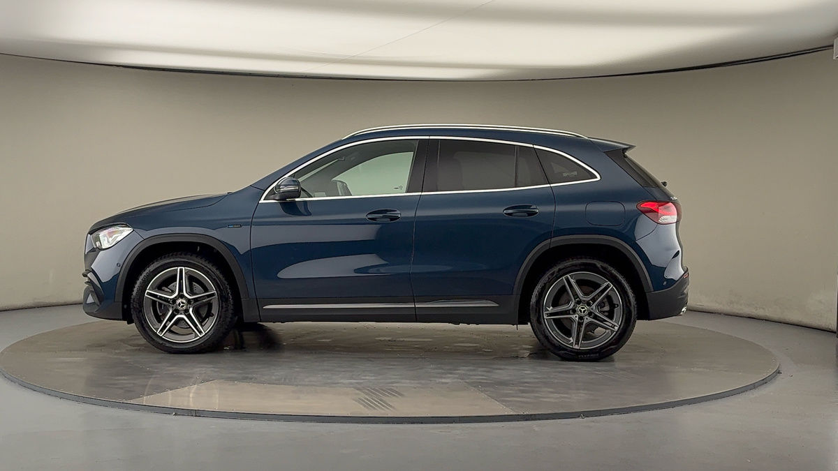 More views of Mercedes-Benz GLA