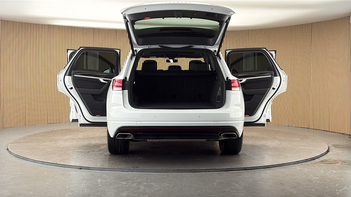 More views of Volkswagen Touareg