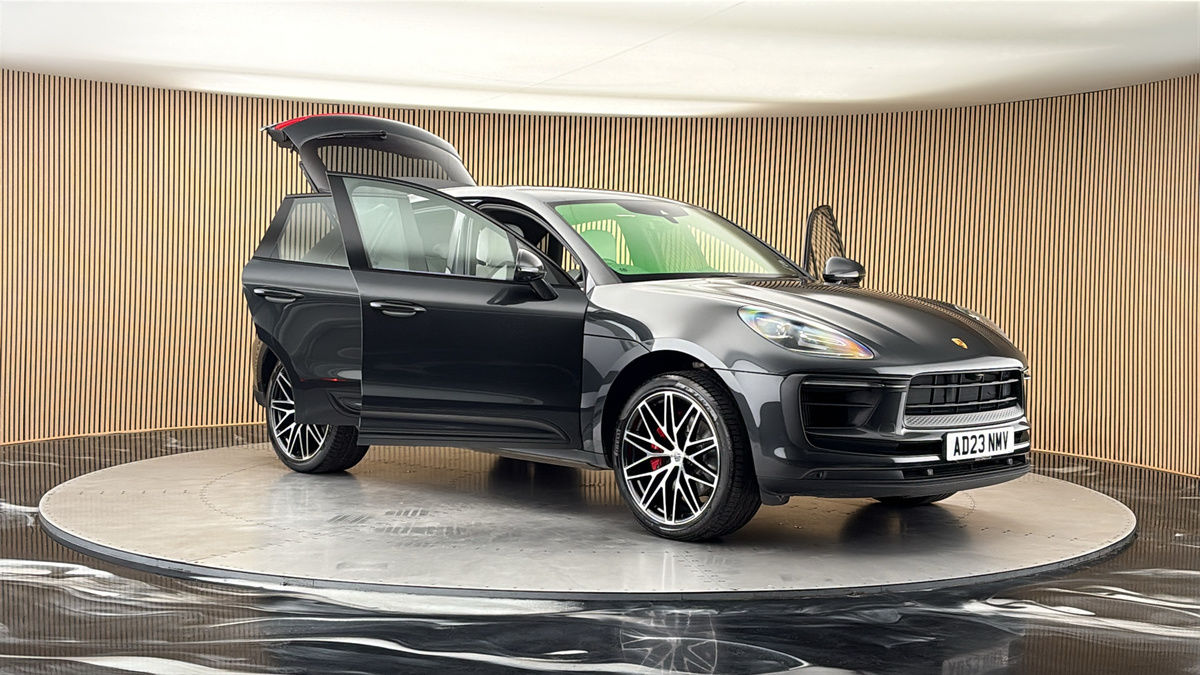 More views of Porsche Macan