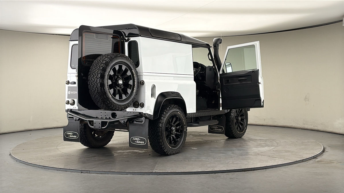 More views of Land Rover Defender 90