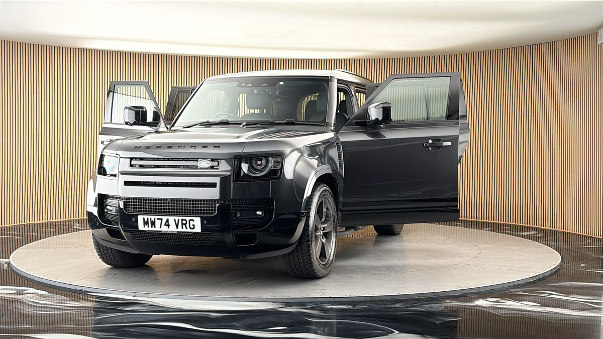 More views of Land Rover Defender 110