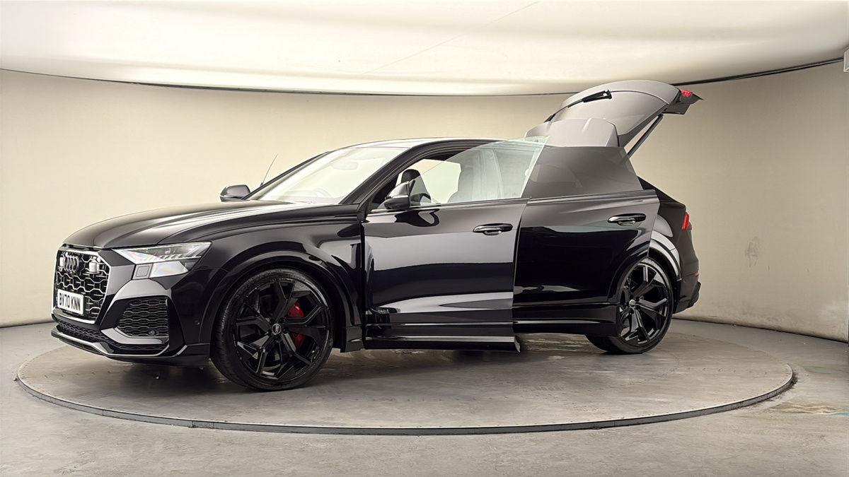 More views of Audi RSQ8