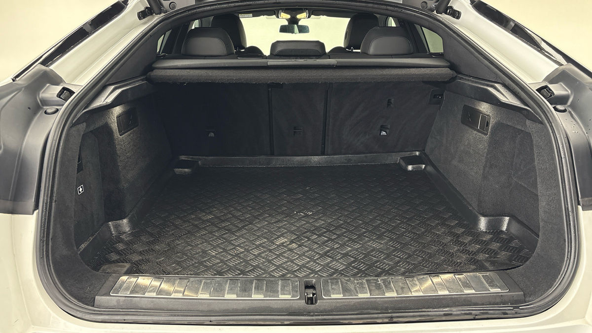BMW X6 Image 11