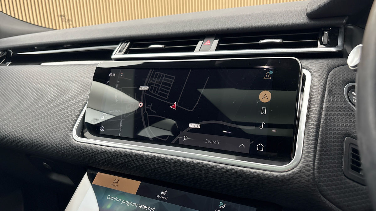 Land Rover Range Rover Velar Image 17
