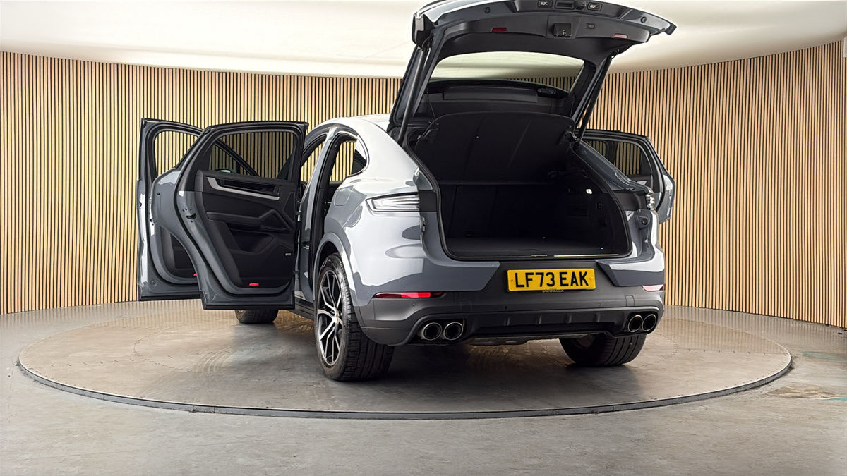 More views of Porsche Cayenne