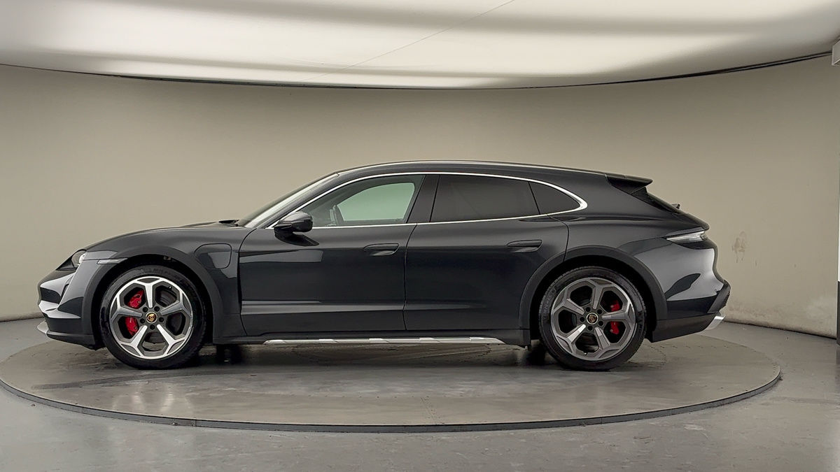 Porsche Taycan Image 16