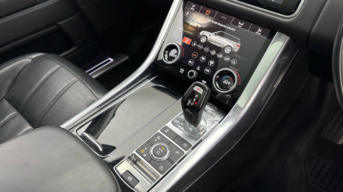 Land Rover Range Rover Sport Image 18