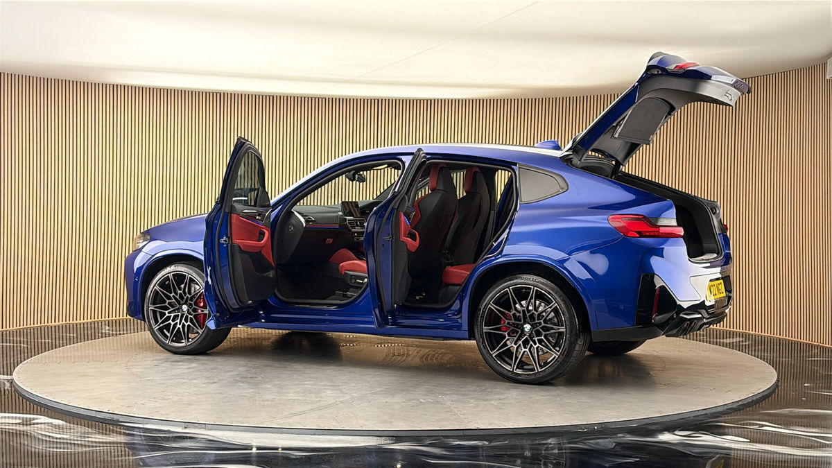 More views of BMW X4 M