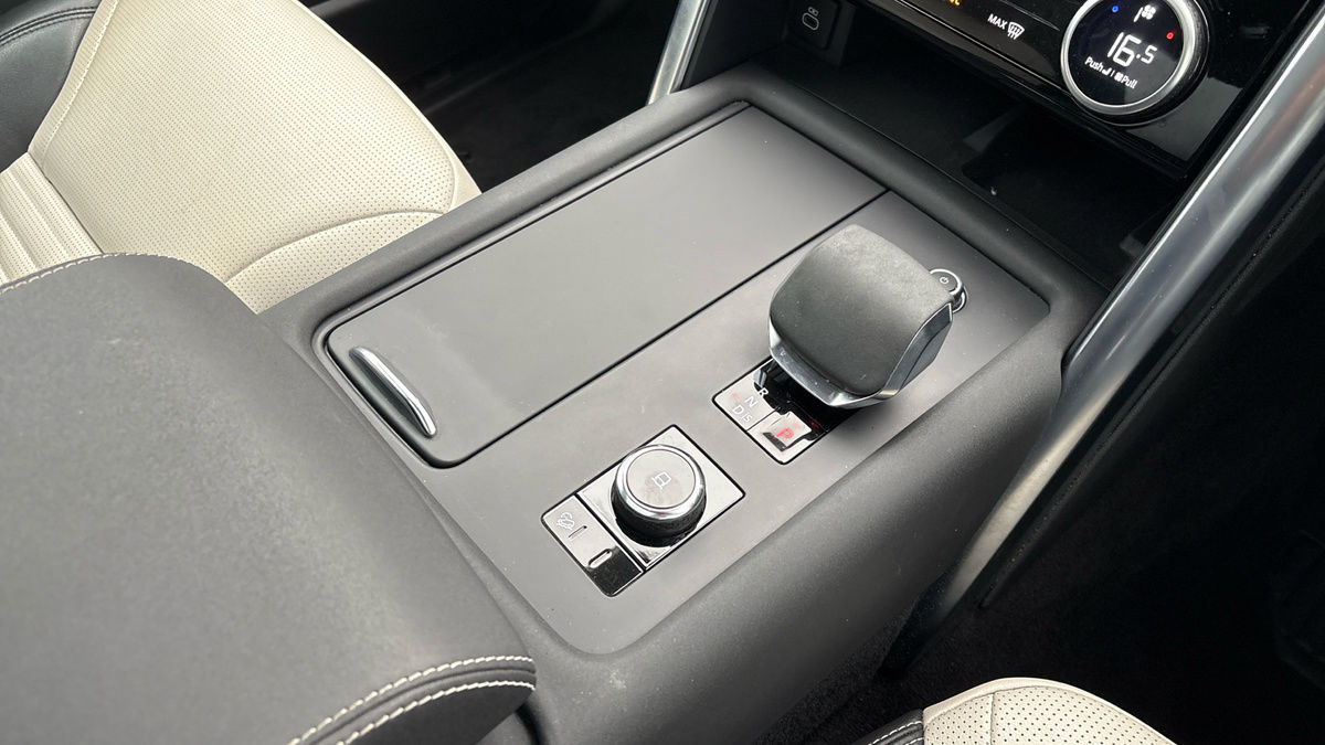 Land Rover Discovery Image 18