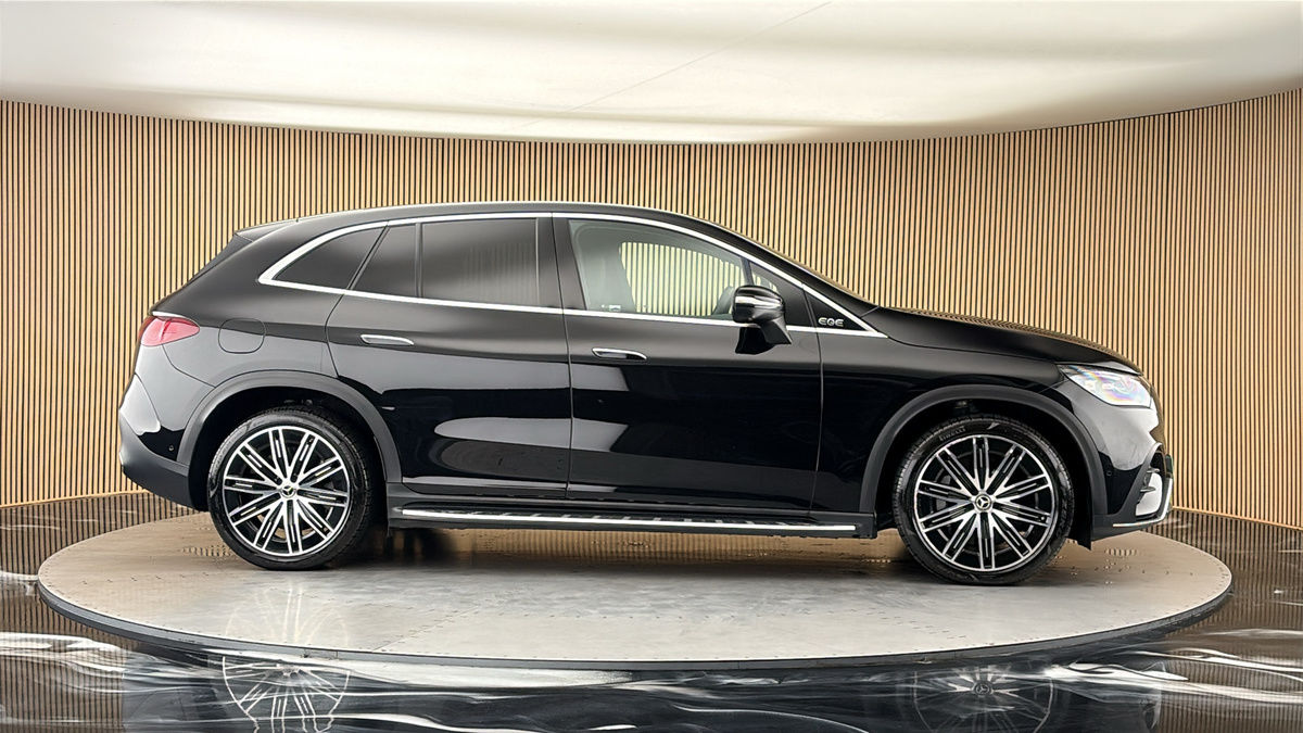 More views of Mercedes-Benz EQE