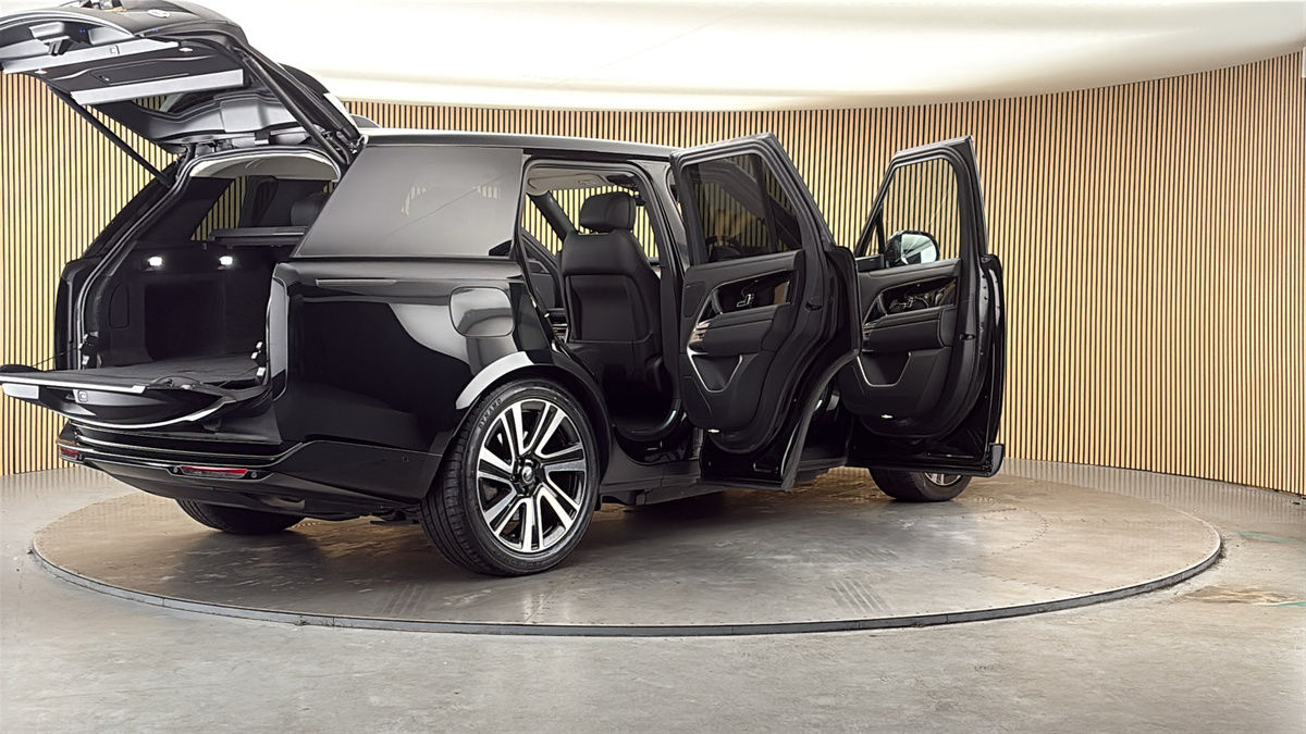 More views of Land Rover Range Rover