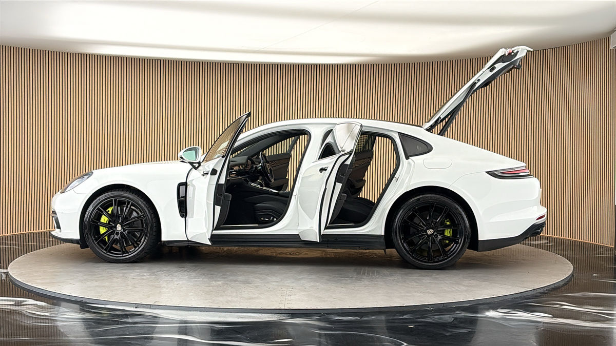 More views of Porsche Panamera