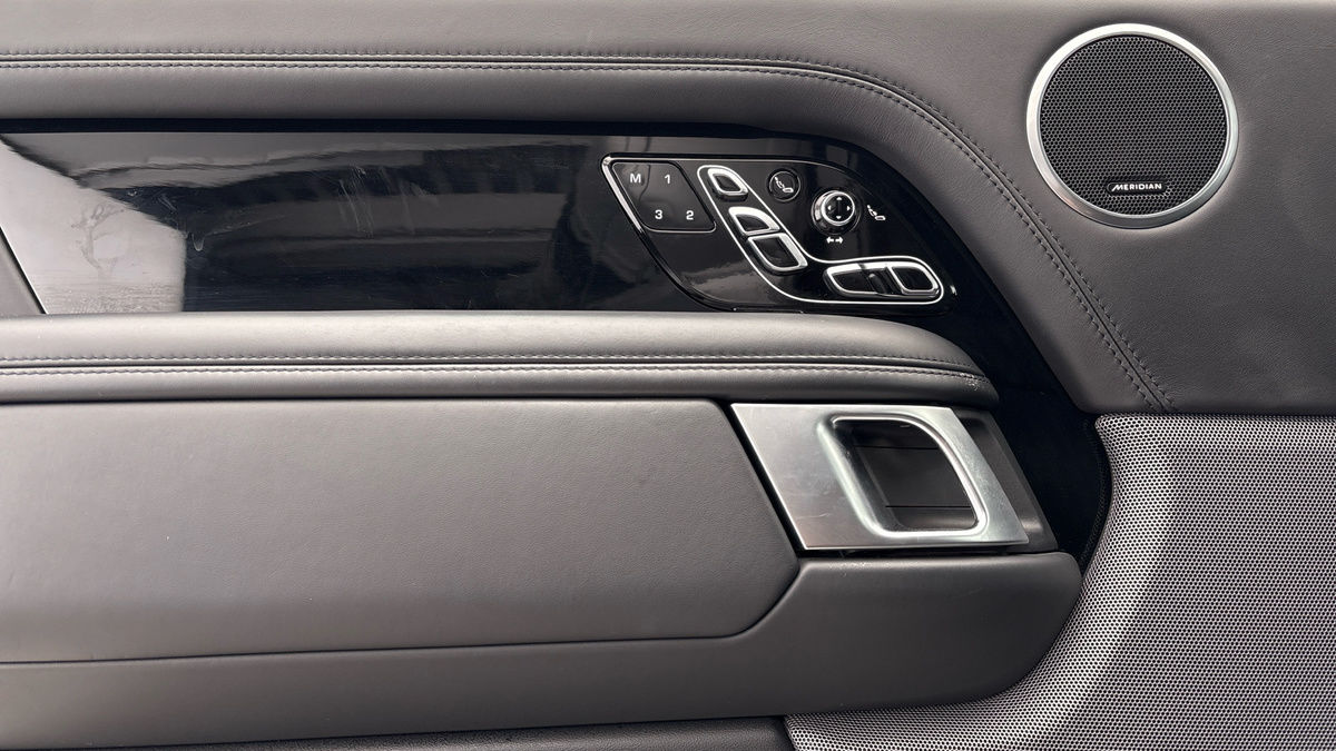 Land Rover Range Rover Image 19