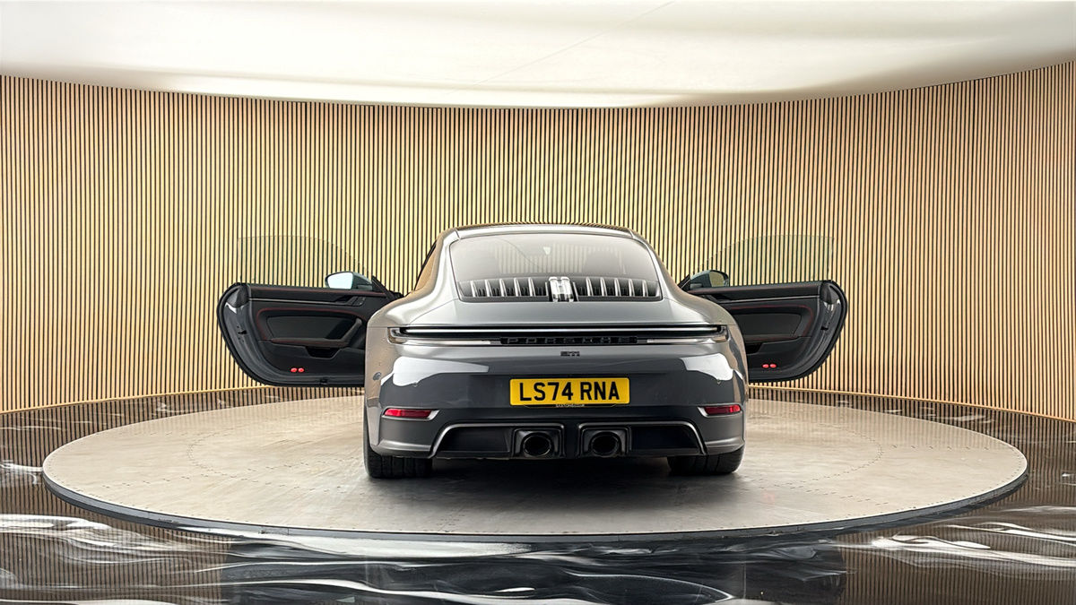 More views of Porsche 911