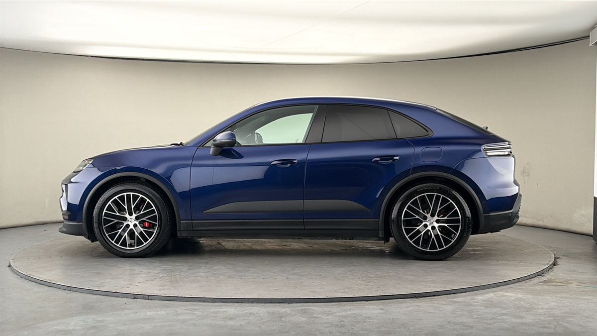More views of Porsche Macan