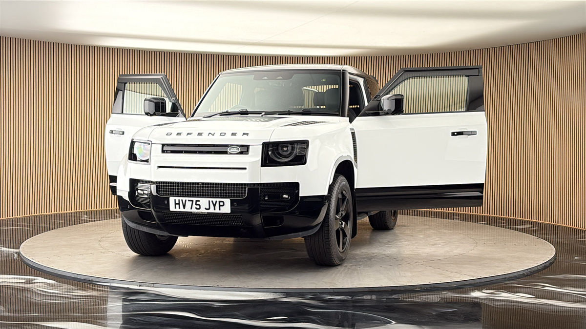 More views of Land Rover Defender 90