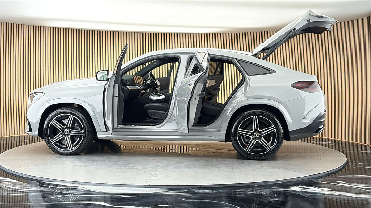 More views of Mercedes-Benz GLE