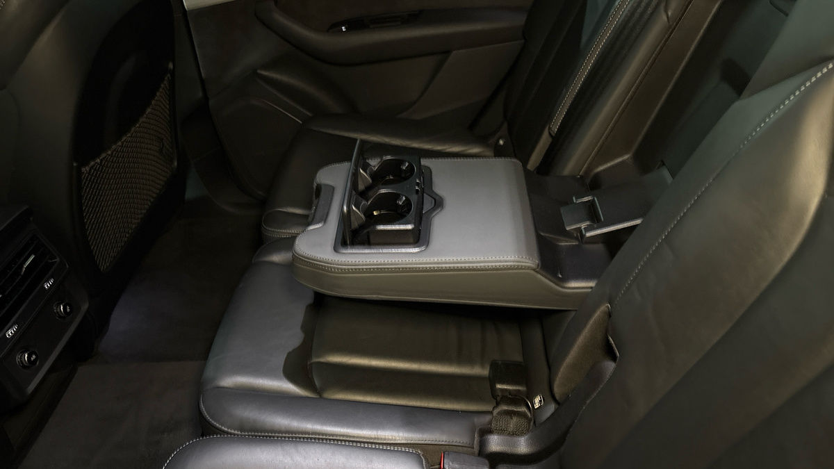 Audi Q7 Image 9