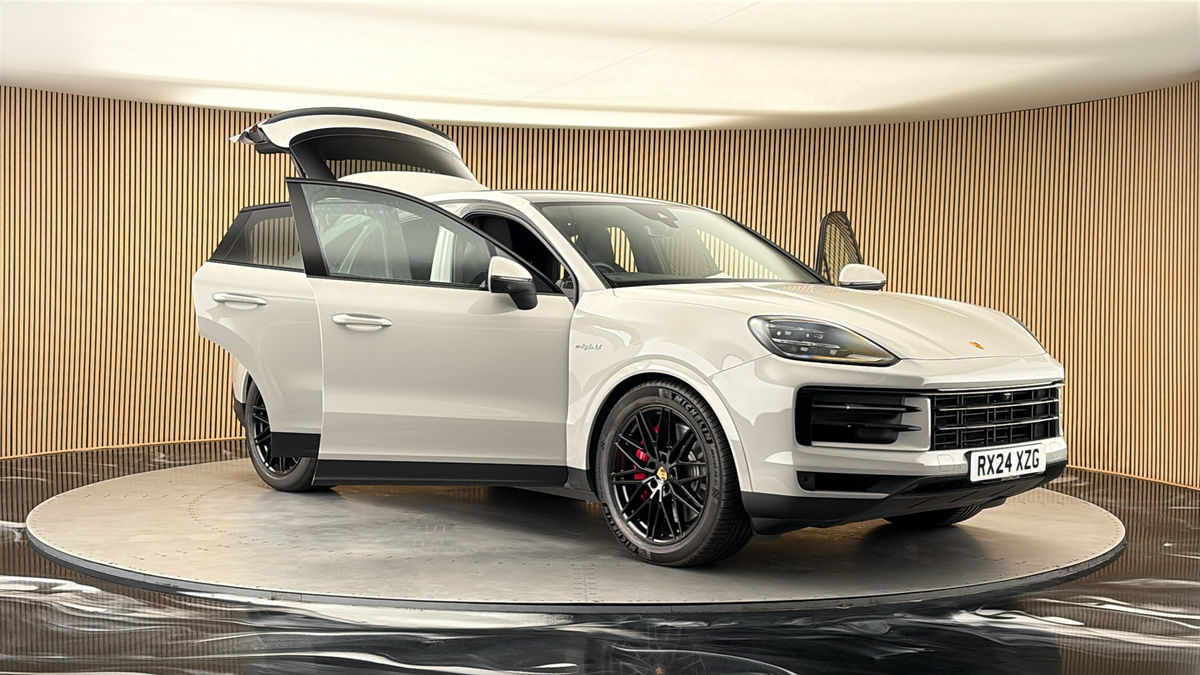 More views of Porsche Cayenne