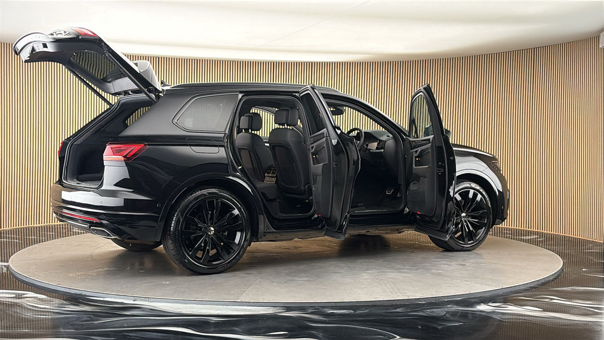 More views of Volkswagen Touareg