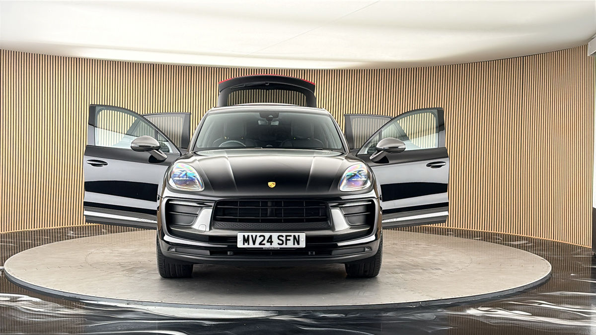 More views of Porsche Macan
