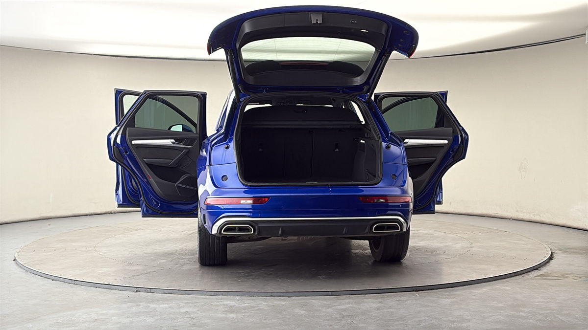 More views of Audi Q5