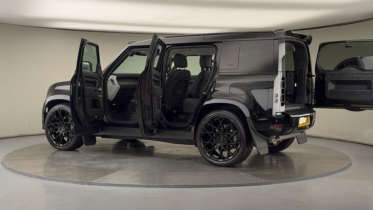 More views of Land Rover Defender 110
