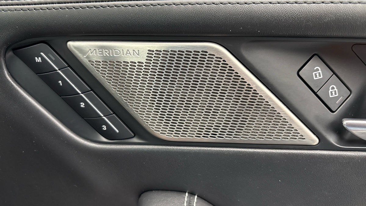 Jaguar I-PACE Image 27