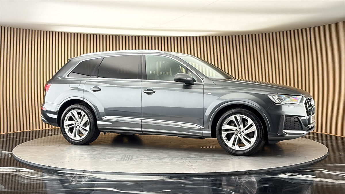 More views of Audi Q7