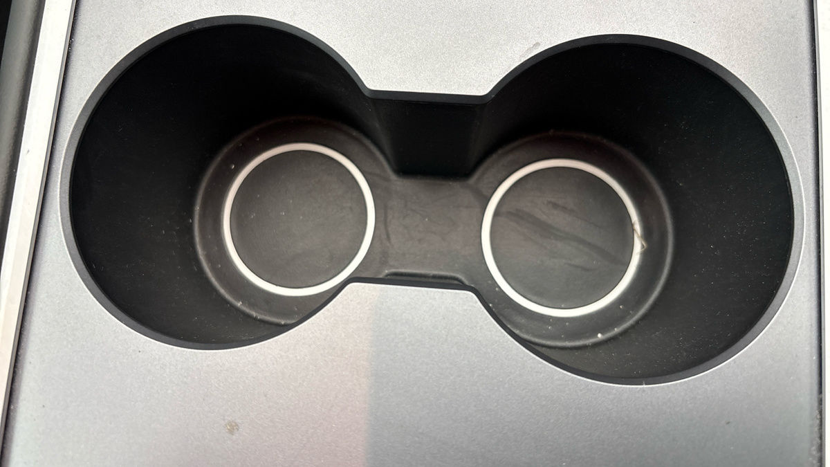 Tesla Model Y Image 27