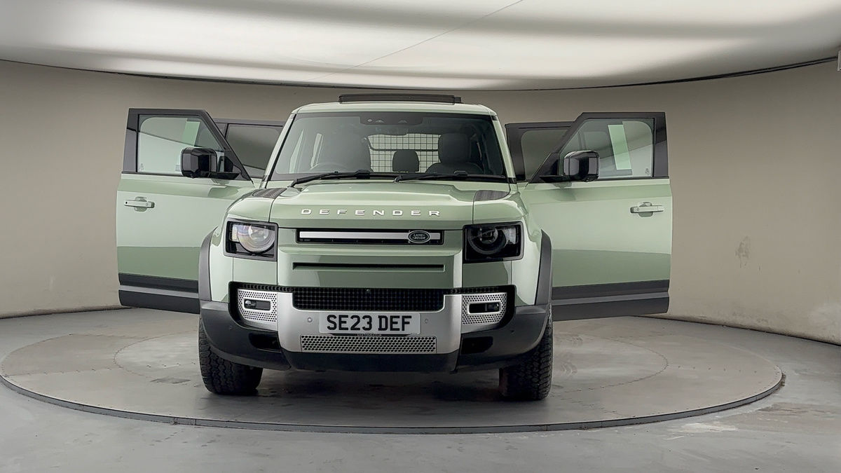 More views of Land Rover Defender 110