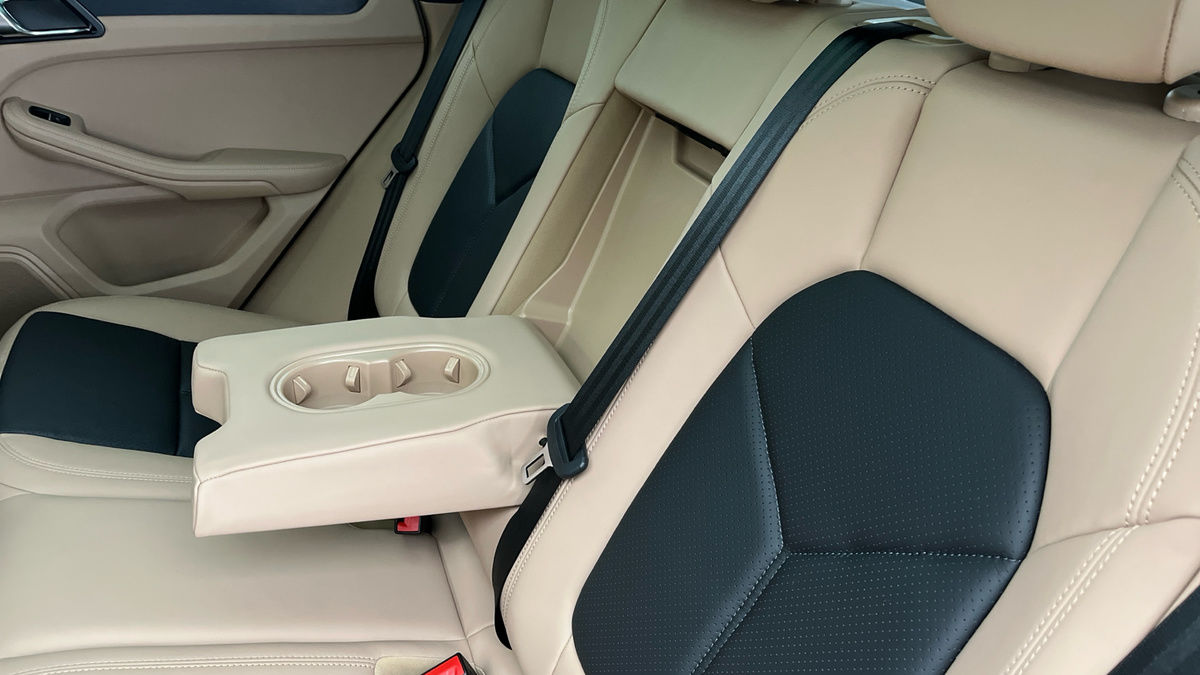 Porsche Macan Image 9