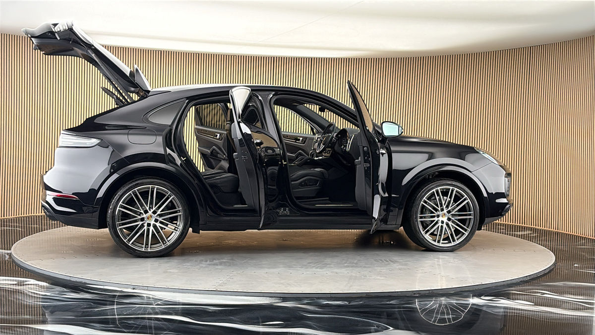 More views of Porsche Cayenne