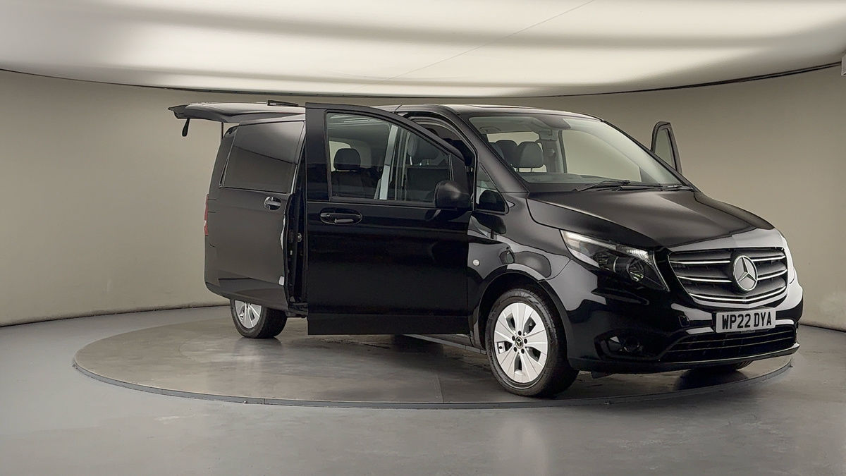 More views of Mercedes-Benz Vito
