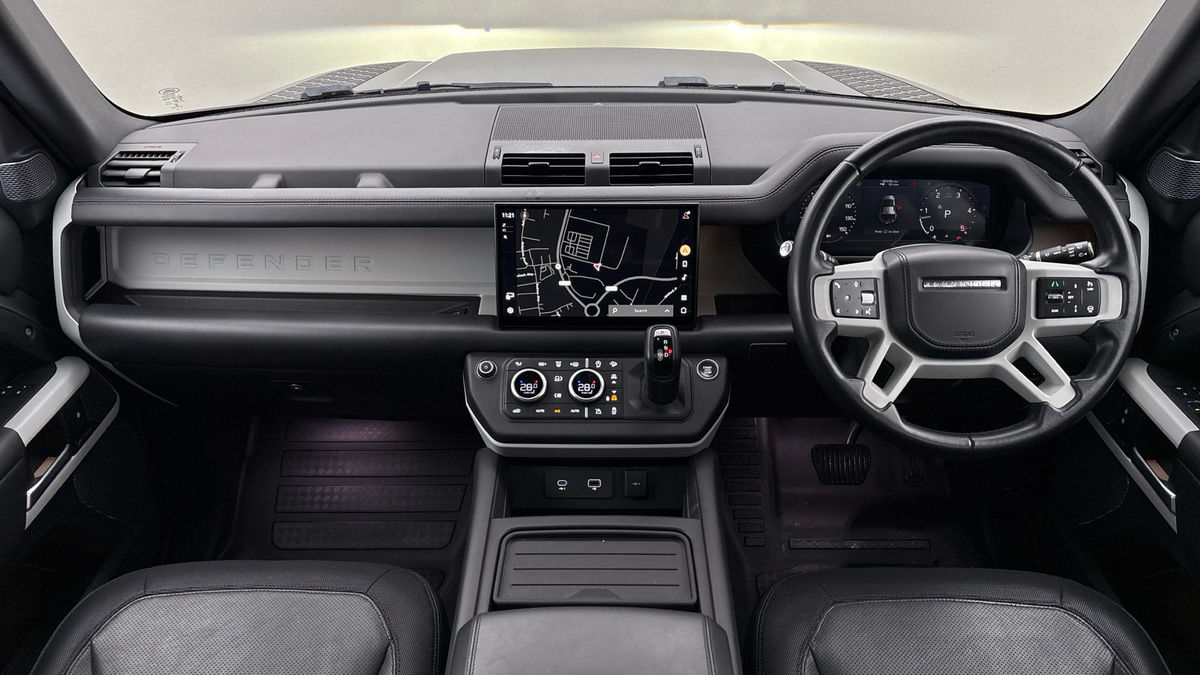 Land Rover Defender 110 Image 12
