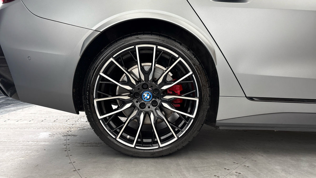 BMW i4 Image 10